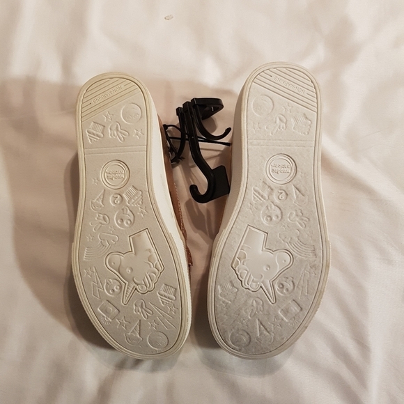 Wonder Nation Rose Gold girls shoes size 2 - Picture 4 of 7